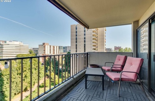 Downtown Portland Condominio | Charming Downtown Condo with a View