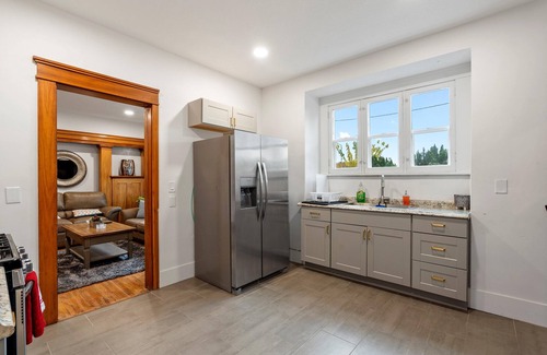 Ogden Casa | Beautiful Downtown Cottage-Quick access to everything! Remodeled & New Kitchen