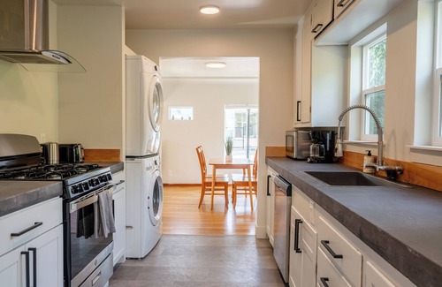 Downtown Casa | Charming downtown home by bike trail + river + coffee!