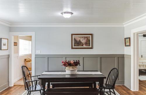 McCloud Casa | Charming Downtown McCloud Retreat home