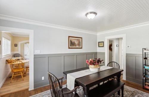 McCloud Casa | Charming Downtown McCloud Retreat home