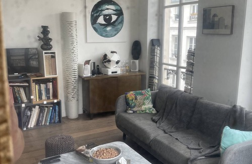 Quartier Sainte-Avoye Apartamento | Charming duplex apartment in sunny Marais district