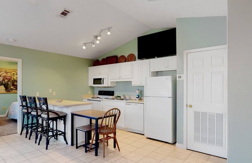 Port St. Joe Casa | Charming duplex, dog-friendly, with central AC, enclosed yard, & washer/dryer