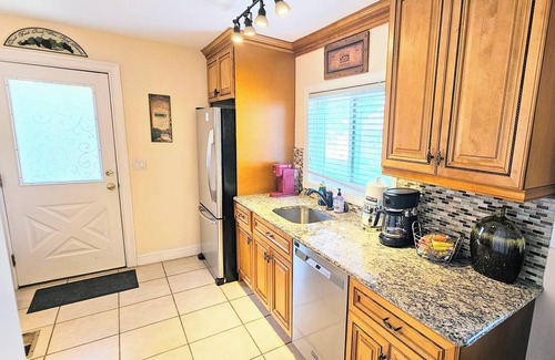 Greenwich Casa | Encantador e impecable dúplex 3br. Minutos a la playa, restaurantes y tiendas!