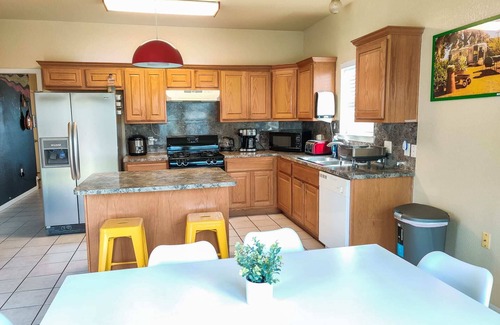 East MLK Casa | Charming East Austin Retreat - Minutes from Downtown!!