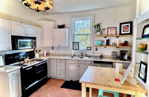 Eastwood Otro | Charming East Nashville 3BR - Walk to Dining, Music & Bars