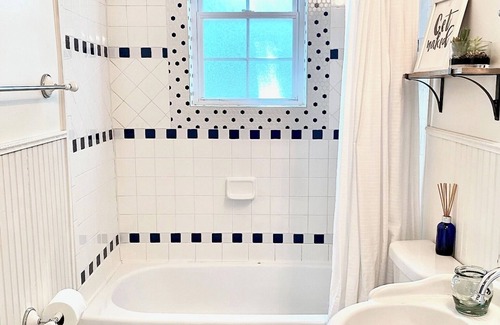 Eastwood Otro | Charming East Nashville 3BR - Walk to Dining, Music & Bars