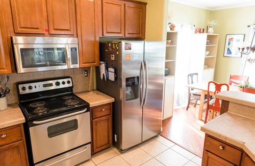 Chestnut Casa | Charming Eastside Home Near UT, Downtown, Capitol, St. Davids, Dell Children's