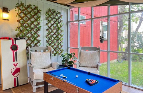 Long Pond Casa | Charming Emerald Lakes Cottage with Hot Tub!