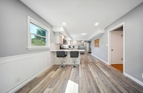 Erie Casa | Charming Erie Home ~ 2 Mi to Downtown Delights!