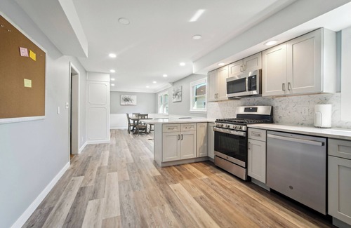 Erie Casa | Charming Erie Home ~ 2 Mi to Downtown Delights!