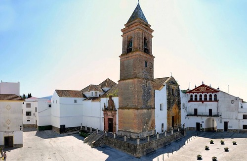 Alcala de los Gazules Apartamento | Charming 2-bedroom apartment with WiFi, AC in tranquil Alcalá de los Gazules