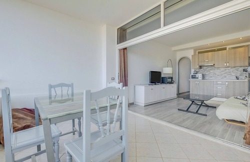 Marazul Apartamento | Encantador apartamento "Mar Azul Del Sur" con vistas al mar, Wi-Fi, terraza y piscina compartida