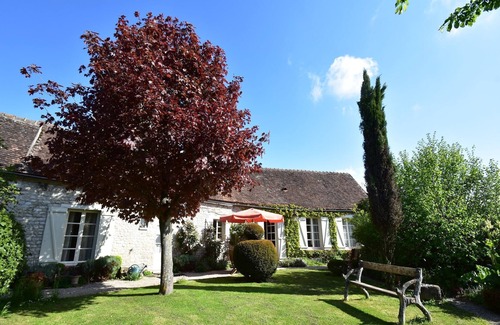 Yevre-le-Chatel Casa | Casa cerca de París con jardín