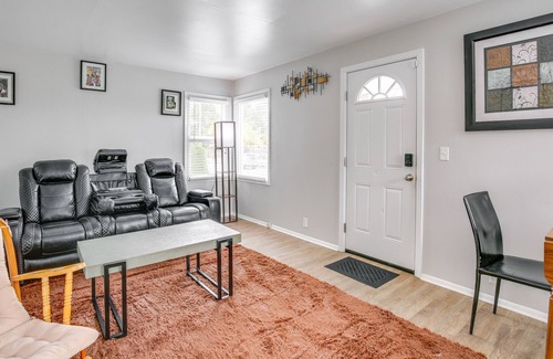 West Eugene Casa | Charming Eugene Getaway ~ 1 Mi to Downtown!