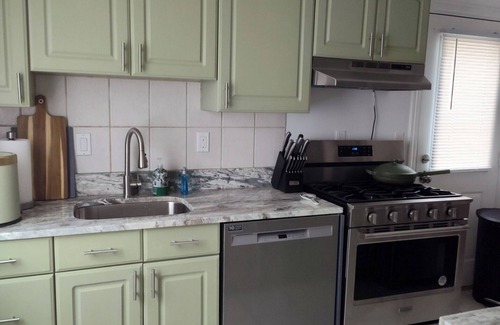 South Hills Casa | Charming European style 2-bedroom house in beautiful Pittsburgh with AC, wi-fi