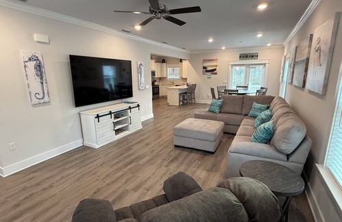 Panacea Casa | Charming Family beach getaway pool camp arcade bikes quiet St Teresa