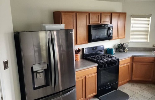 Barker Casa | Charming Family Friendly 3 bedroom home in NW Houston