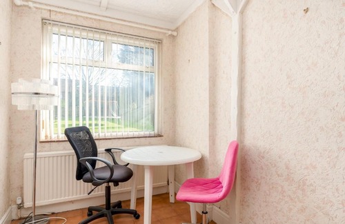 Watford Casa | Charming Family-Friendly Home Pass the Keys