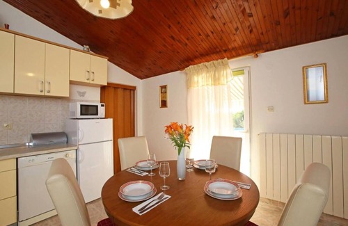 Ripenda Verbanci Casa | Charming family-friendly 2-bedroom house in welcoming Labin