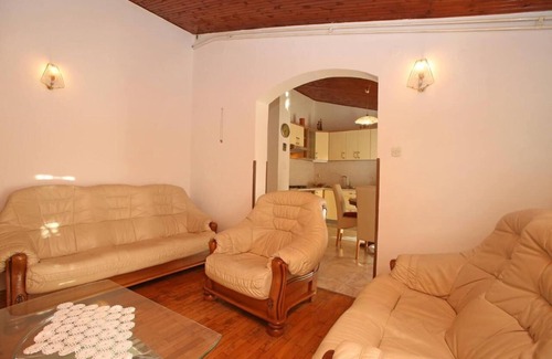 Ripenda Verbanci Casa | Charming family-friendly 2-bedroom house in welcoming Labin