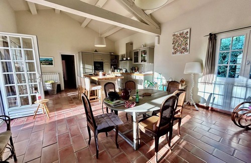 Eyragues Casa | Charming Family House, Garden and Swimming Pool in a pretty Provençal Village