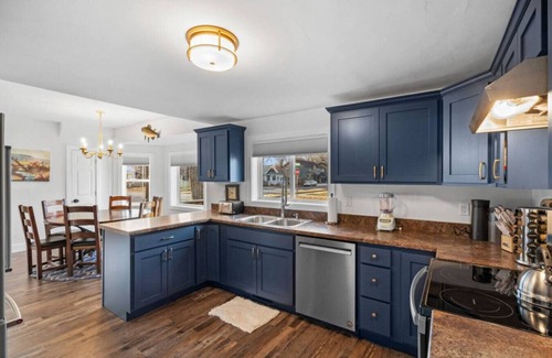 Sleeping Giant Estates Casa | Charming family retreat in Livingston