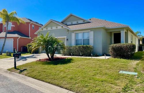 Windwood Bay Casa | Charming family retreat with Pool & Amenities Disney & top Attractions
