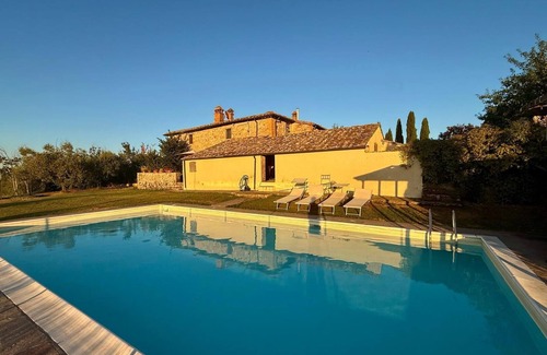 Monteroni d'Arbia Casa | Charming farmhouse with private pool and panoramic view of Siena