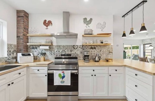 South Middle River Casa | Charming Farmhouse style w/cowboy pool in Fort Lauderdale