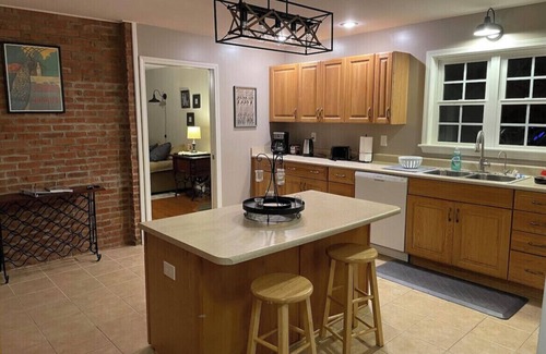 Mount Jackson Otro | Charming FarmHouse with animal meet&greet