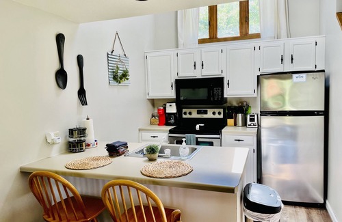 The Galena Territory Casa | Charming, Farmhouse Chic, Cozy|Fireplace|12 Min to Town|Beautiful View