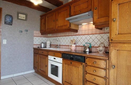 Folligny Cabaña | Casa de campo: chimenea, jardín cerrado, WiFi, mascotas bienvenidas, servicios adicionales