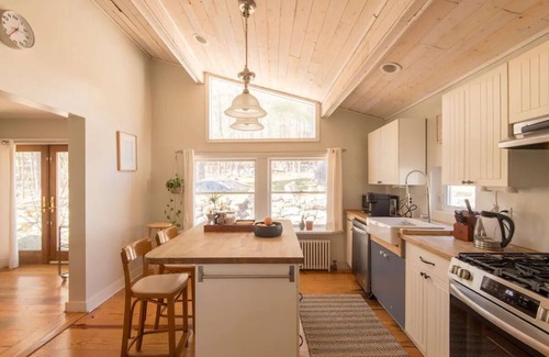 Pine Bush Otro | Charming Farmhouse - Minnewaska Park