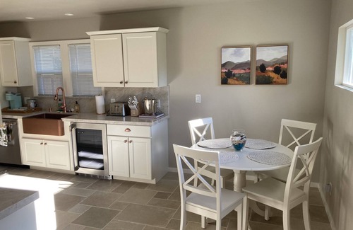 Napa Casa | Charming Farmhouse near Downtown