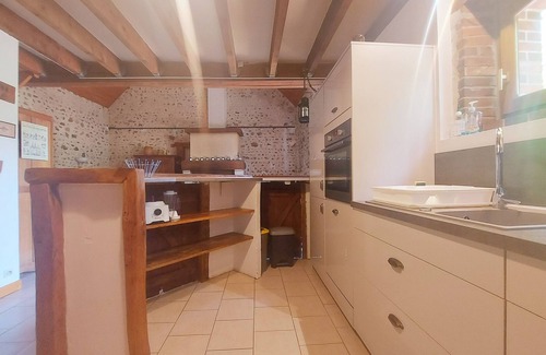 Chateaudun Cabaña | Casa rural acogedora con jardín, chimenea y WiFi en Châteaudun