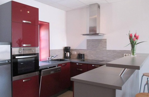 Cressanges Cabaña | Casa rural con SPA, sala de juegos y cerca de granja, campo y rutas turísticas mágicas.