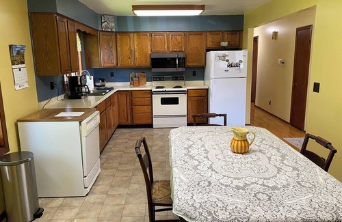Warroad Otro | Charming farmhouse upper floor with 2 bedrooms and WiFi, AC in Warroad