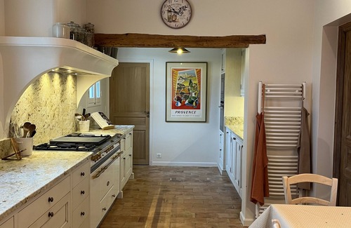 Aureille Otro | Charming farmhouse with large swimming pool and magnificent view of the Alpilles mountains