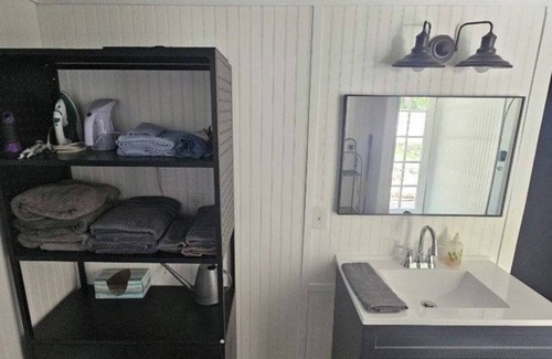 Lexington - Salisbury Otro | Charming Farmstay Retreat with Luxury Comforts in Lexington