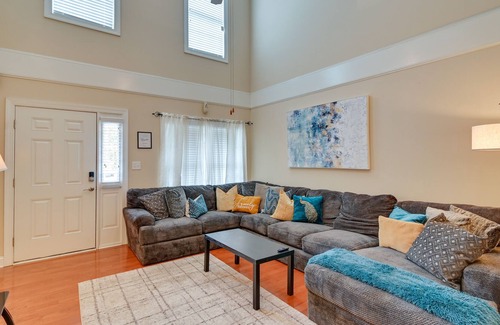 Fayetteville Casa | Charming Fayetteville Townhome, 9 Mi to Downtown!