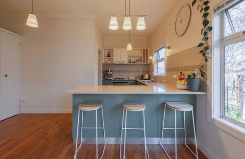 Devonport Casa | Charming Fig Tree Cottage with WiFi & Parking