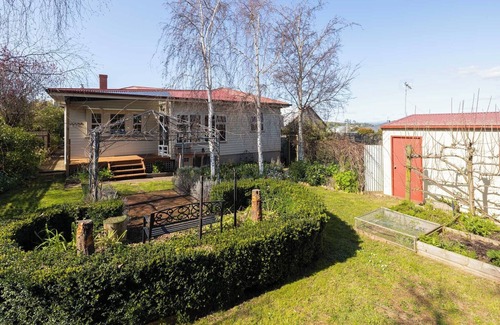 Devonport Casa | Charming Fig Tree Cottage with WiFi & Parking