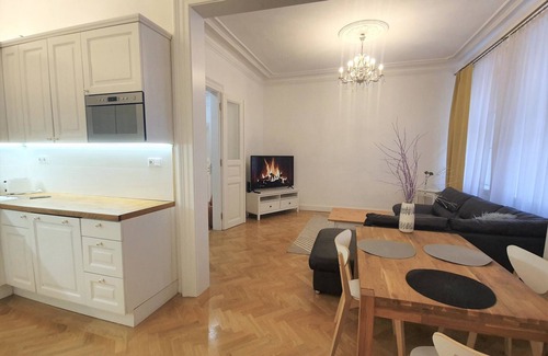 Mala Strana Apartamento | CHARMING FLAT IN THE CITY CENTRE BY THE RIVER VLTAVA CLOSE TO THE CHARLES BRIDGE