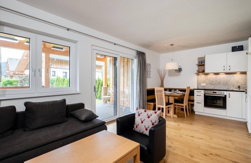 Mauterndorf Apartamento | Charming flat with garden and mountain panorama