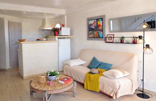 Lecci Apartamento | Charming flat with its feet in the water