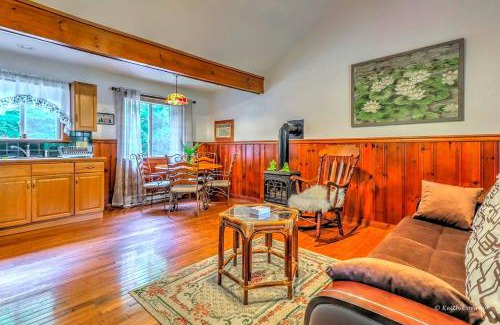 Canadensis Casa | Charming Forest Cabin with a Hammock near Delaware Water Gap National Recreation Area, Pennsylvania