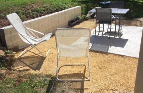 Cenac-et-Saint-Julien Apartamento | Acogedora casa para 2 en Périgord Noir con terraza y Wi-Fi