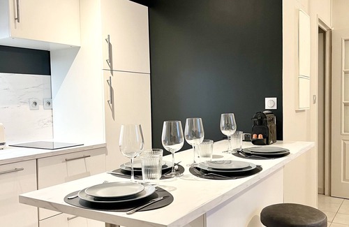 Champagne-au-Mont-d'Or Apartamento | Charming T2 with terrace and private parking