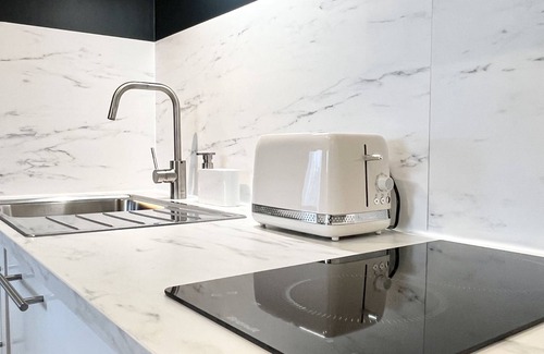 Champagne-au-Mont-d'Or Apartamento | Charming T2 with terrace and private parking